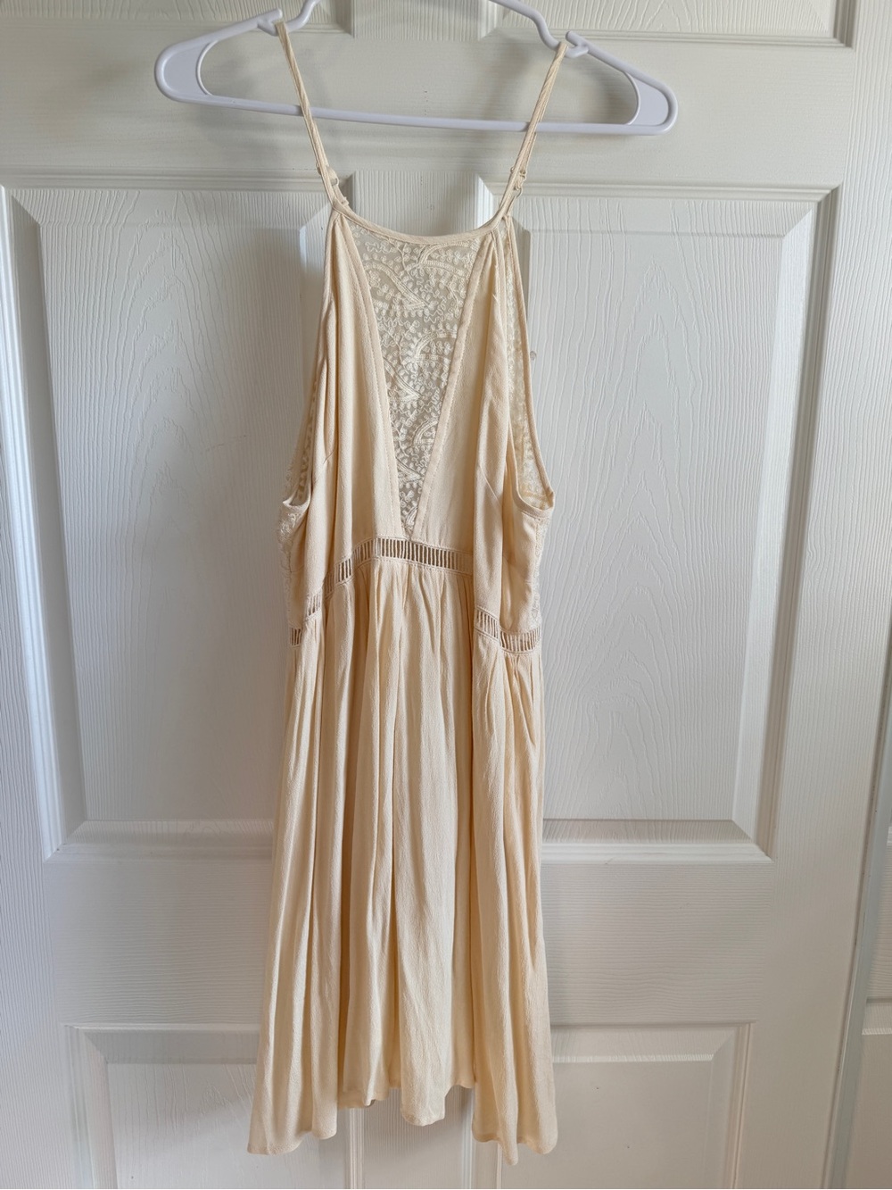 LF NWOT Native Rose Cream Lace-Trim Spaghetti Strap Dress
